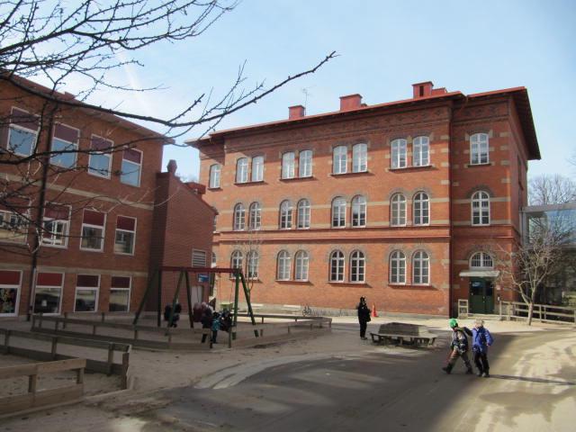 Rosenfeldtskolan, lekhall